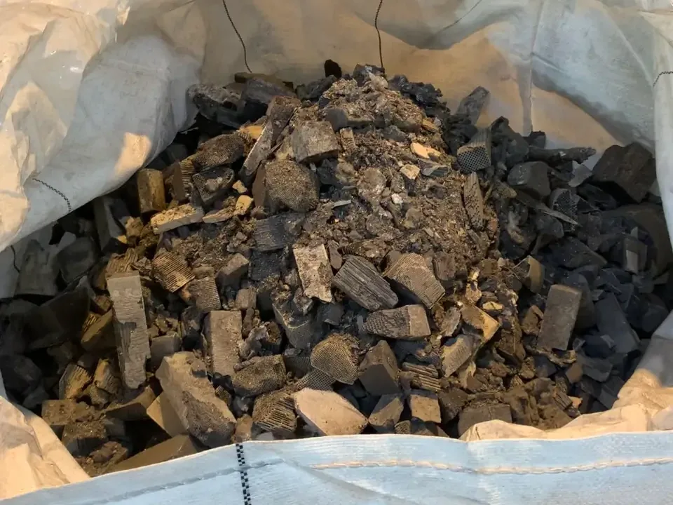 Residuos de cerámicos de catalizadores y filtros DPF recolectados en saco